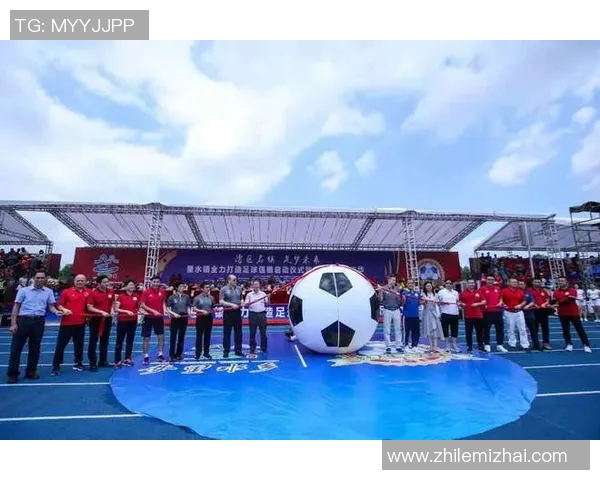 香港足球明星队盛装上台展现风采引发球迷热烈追捧与期待 香港足球明星队盛装上台展现风采引发球迷热烈追捧与期待