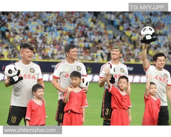 足球明星戴发带的精彩瞬间及其时尚风格全景展示